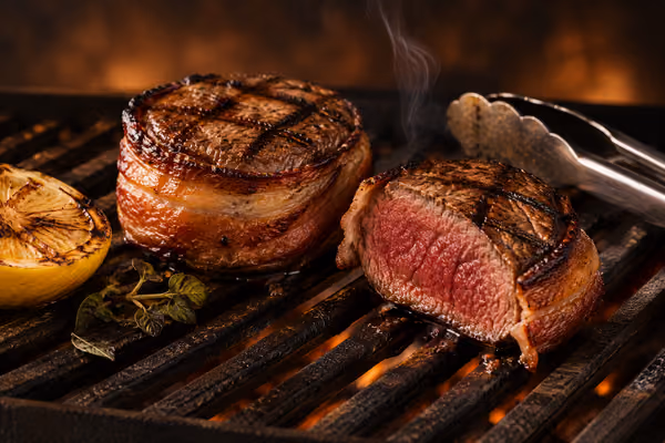Tournedos de boeuf (natures avec bacon), une fois apprêté